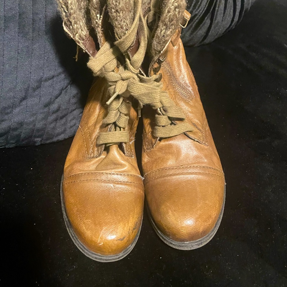 NWOT STEVEN MADDEN TROOPA